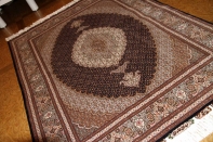 メダリオンマヒデザイン細かい模様タブリーズ57053