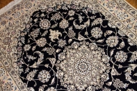 シックな色彩と豪華なデザイン手織りペルシャラグナイン59028