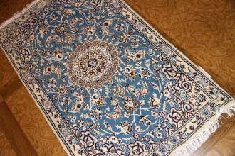 ナインブルー憧れの色彩、手織りペルシャ絨毯ラグ1810127