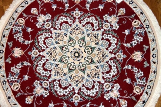 丸い手織りペルシャ絨毯ナイン赤い色24205