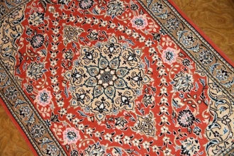 とても珍しい色彩の手織りペルシャ絨毯ナイン産43139