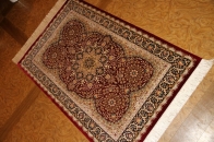 高級玄関マットの手作りペルシャ絨毯赤い色クム産地56060