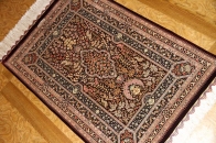 手織りシルク高品質ペルシャ絨毯クム産56093
