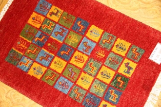 赤い手織りイラン輸入ペルシャギャッベの玄関マット26801