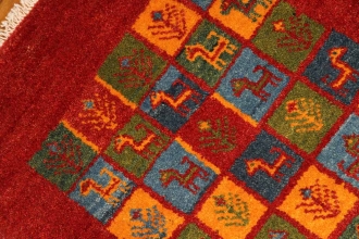 赤い手織りイラン輸入ペルシャギャッベの玄関マット26801