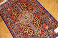 ペルシャ絨毯クムシルクの玄関マット120x80、手織りシルク絨毯、絹絨毯 