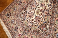 手織りペルシャ絨毯イスファハン、伝統的なハンドメイドラグ21121