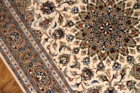 カシャーンシルク伝統的なペルシャ絨毯色彩57002