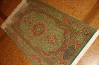 高級シルクの手織りペルシャ絨毯綺麗なグリーン色56089