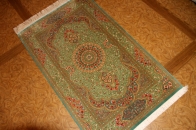 高級シルクの手織りペルシャ絨毯綺麗なグリーン色56089