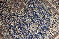 ブルーカーペットのナイン産地ハンドメイドペルシャ絨毯3276