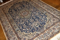 ブルーカーペットのナイン産地ハンドメイドペルシャ絨毯3276