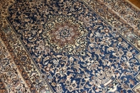 ブルーカーペットのナイン産地ハンドメイドペルシャ絨毯3276