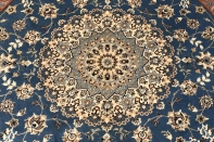 丸いセンターラグペルシャ絨毯、円形のブルー色ナイン産1810156