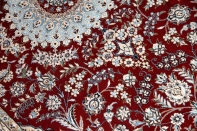 手織りイラン製リビングラグ、ペルシャ絨毯ナイン赤色21151