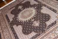 とてもかっこいいデザインの手織りペルシャ絨毯57049