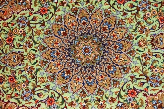 ペルシャ絨毯の丸、シルク手織りクム産地2456261