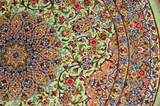 ペルシャ絨毯の丸、シルク手織りクム産地2456261