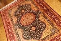 激安ペルシャ絨毯、センターラグシルク手織りクム産地43004