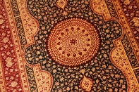 激安ペルシャ絨毯、センターラグシルク手織りクム産地43004