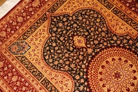 激安ペルシャ絨毯、センターラグシルク手織りクム産地43004