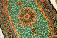 楕円形シルク手織りペルシャ絨毯、とても綺麗なグリーン色440160