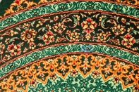 楕円形シルク手織りペルシャ絨毯、とても綺麗なグリーン色440160