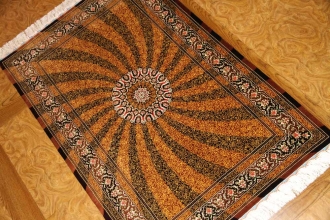 ペルシャ絨毯シルク珍しいデザインと色合い248427