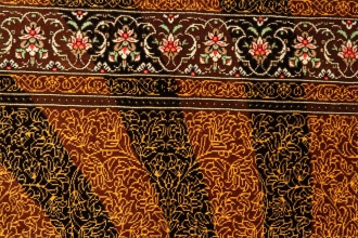 ペルシャ絨毯シルク珍しいデザインと色合い248427