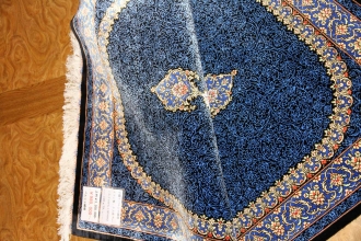 ペルシャ絨毯クムシルクメダリオン75162