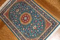 マンションの玄関マット、クムシルクペルシャ絨毯スカイブルー60037