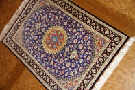 マンションの玄関マット、クムシルクペルシャ絨毯ブルー60039