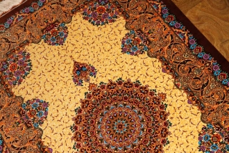 クムシルク手織りペルシャ絨毯玄関マット248426、