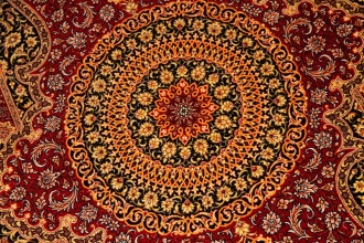 伝統的なペルシャ絨毯ラグシルクメダリオンの赤い色75163