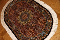 楕円形シルク手織りペルシャ絨毯、クム産モハラマトデザイン60031