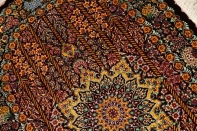 楕円形シルク手織りペルシャ絨毯、クム産モハラマトデザイン60031