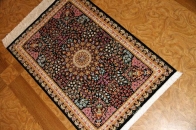ペルシャ絨毯クムシルク90x60,小さい玄関マット、高級絨毯,シルク絨毯 