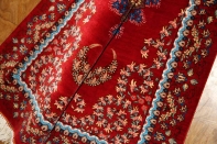 赤いペルシャ絨毯の玄関マットマンションサイズクムシルク60036