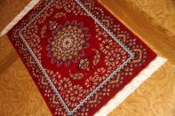 赤いペルシャ絨毯の玄関マットマンションサイズクムシルク60036