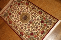 赤いバラの花じゅうたんペルシャシルクの玄関サイズ56086