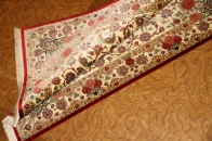 赤いバラの花じゅうたんペルシャシルクの玄関サイズ56086