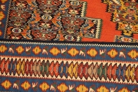 高級ペルシャキリムのセネ産地センターラグ84000