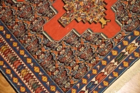 高級ペルシャキリムのセネ産地センターラグ84000