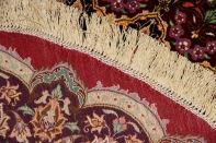 丸いシルクの手織りペルシャ絨毯クム赤い色34647