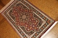 代表的なペルシャ絨毯の模様と色合いクムシルク56085