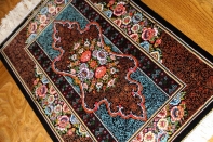 小さい玄関マットとても高品質の手織りペルシャ絨毯クムシルク60056