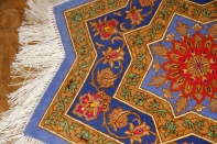 変わってるペルシャ絨毯の形星形、クムシルク57005