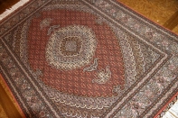 人気デザインマヒ模様タブリーズ産地ラグ57046