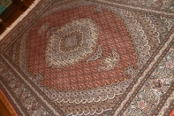 人気デザインマヒ模様タブリーズ産地ラグ57046