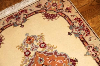 ペルシャ絨毯の玄関マットタブリーズ33084